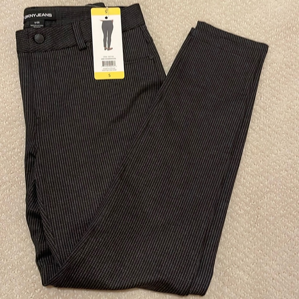 DKNY  jeans